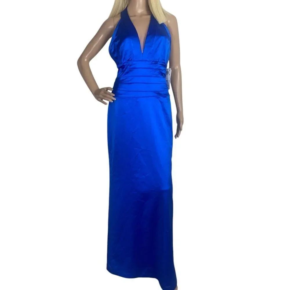 Elegant Adrianna Papell Boutique Evening maxi halter dress deep blue V neck